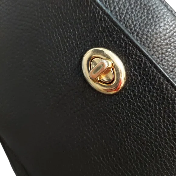 Coach Vintage Black Crossbody Bag - Picture 4 of 14